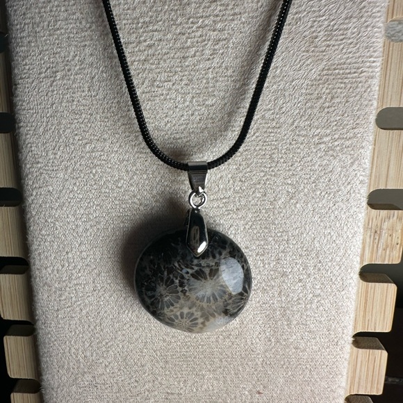 Round Coral Fossil Jade Pendant Necklace - Picture 7 of 11
